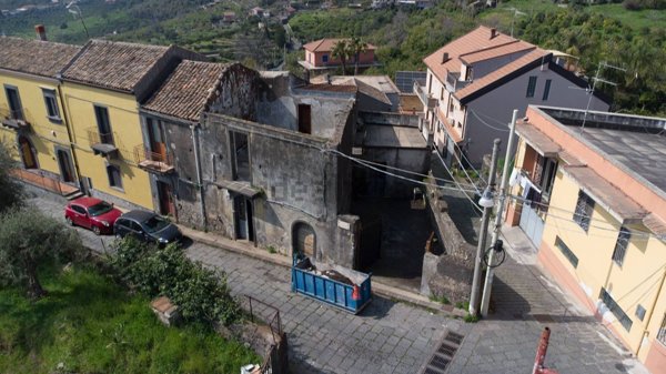 casa indipendente in vendita a Giarre in zona San Giovanni Montebello