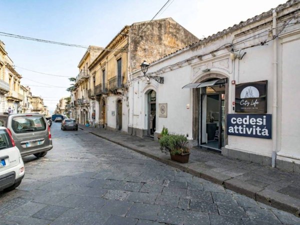 negozio in vendita a Giarre