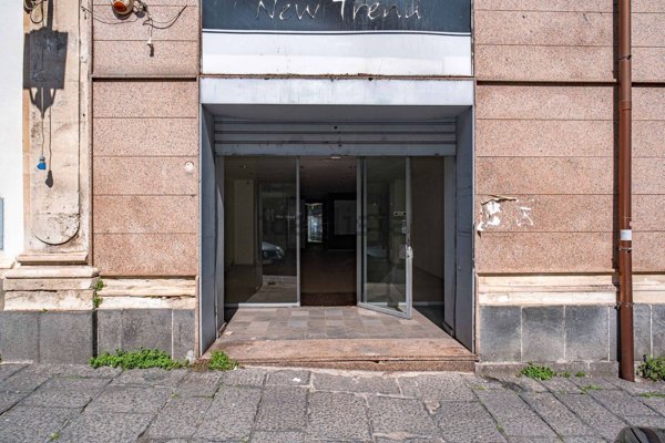 locale commerciale in vendita a Giarre