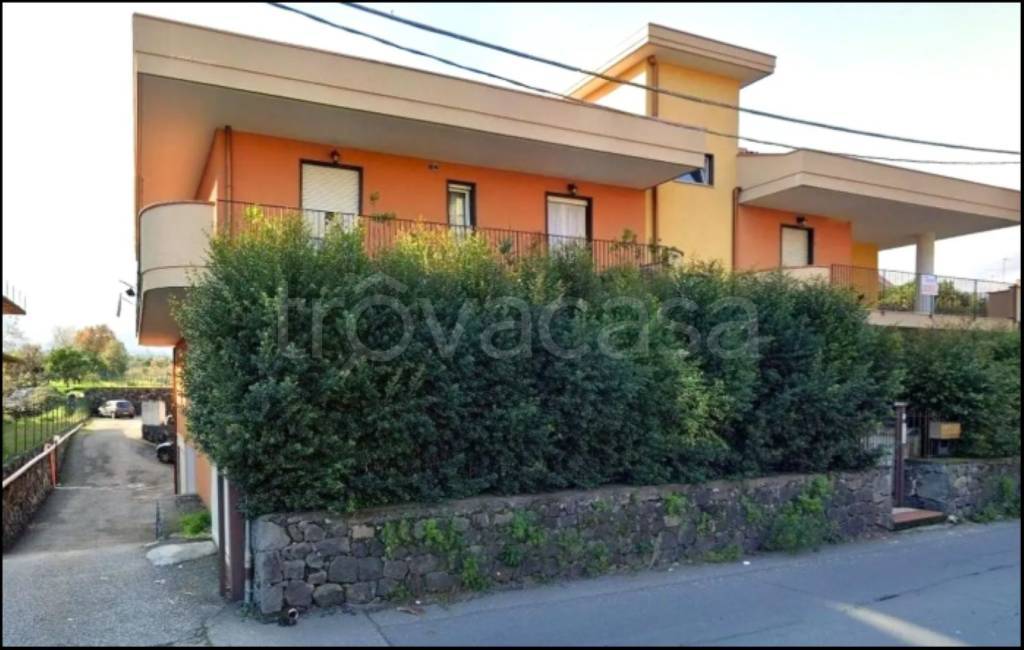 locale commerciale in vendita a Giarre