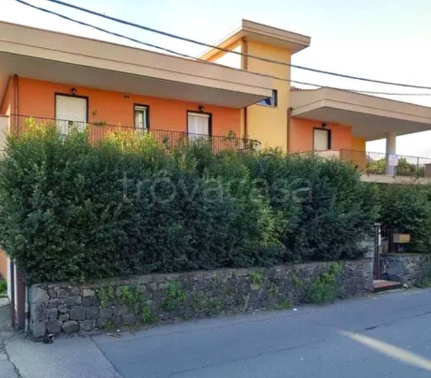 locale commerciale in vendita a Giarre