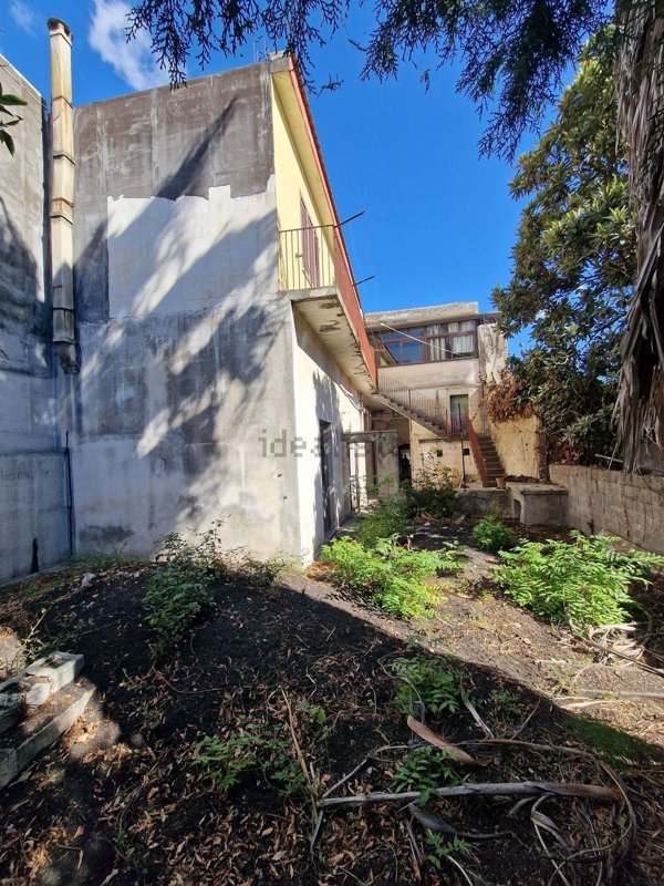 casa indipendente in vendita a Giarre in zona Macchia