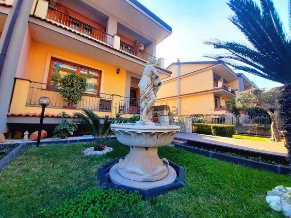 casa indipendente in vendita a Giarre