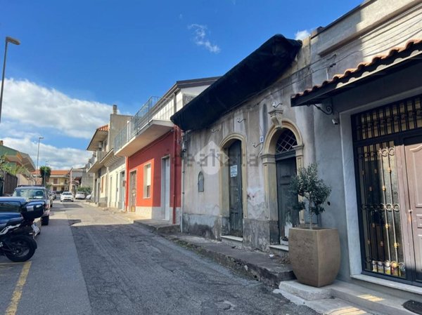 appartamento in vendita a Giarre in zona Trepunti