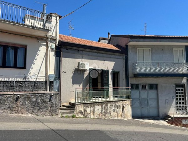 casa indipendente in vendita a Giarre in zona Macchia