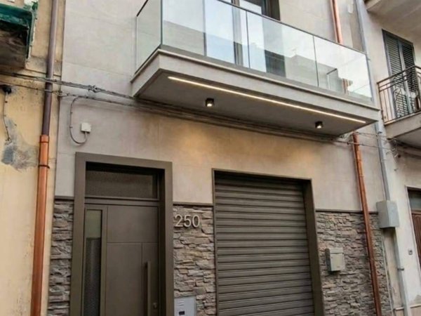 casa indipendente in vendita a Giarre