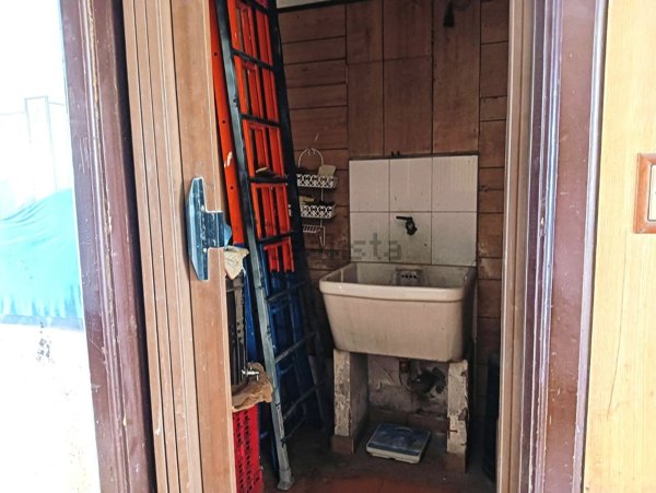 locale commerciale in vendita a Giarre