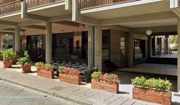 locale commerciale in vendita a Giarre