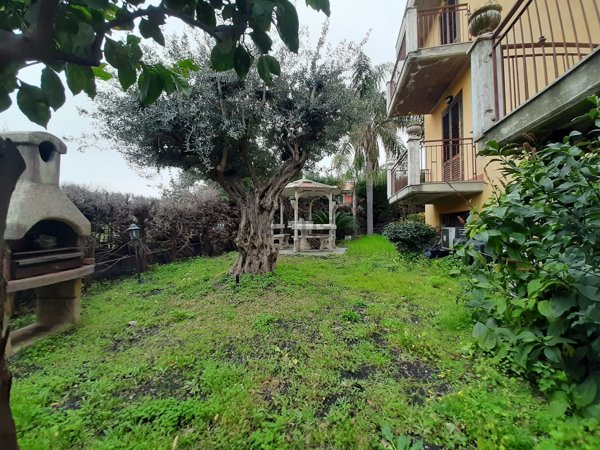 appartamento in vendita a Giarre in zona Macchia