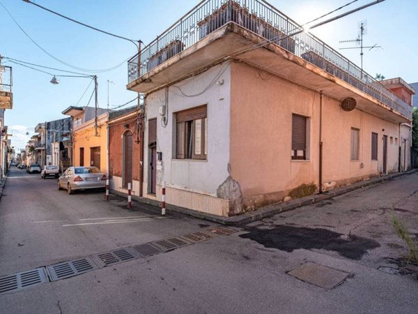 casa indipendente in vendita a Giarre in zona Macchia