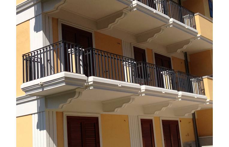 appartamento in vendita a Giarre in zona Trepunti