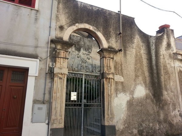 casa indipendente in vendita a Giarre