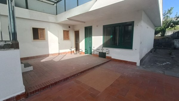 casa indipendente in vendita a Giarre in zona Trepunti
