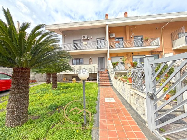 casa indipendente in vendita a Giarre