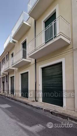 negozio in vendita a Giarre