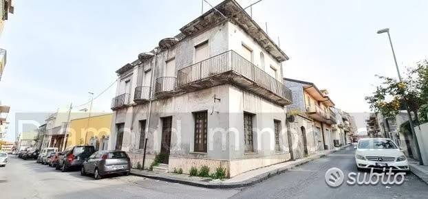 casa indipendente in vendita a Giarre