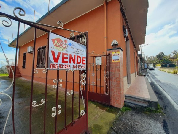 appartamento in vendita a Giarre in zona Trepunti