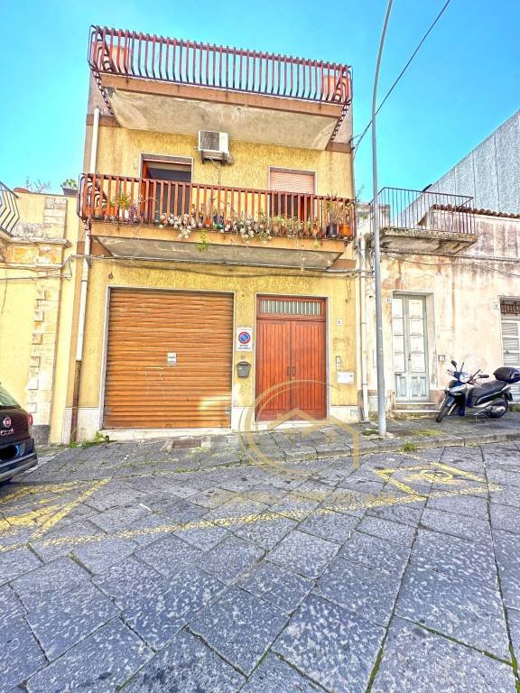 casa indipendente in vendita a Giarre