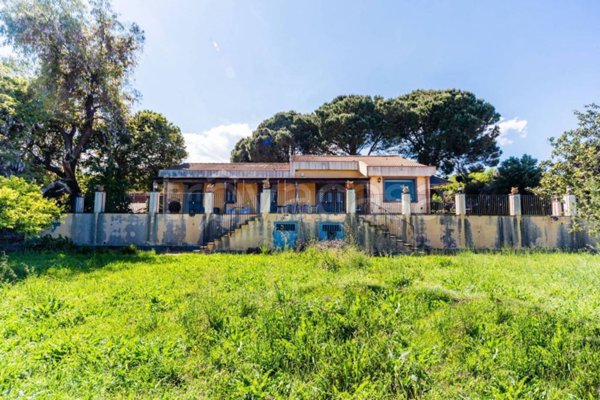 casa indipendente in vendita a Giarre