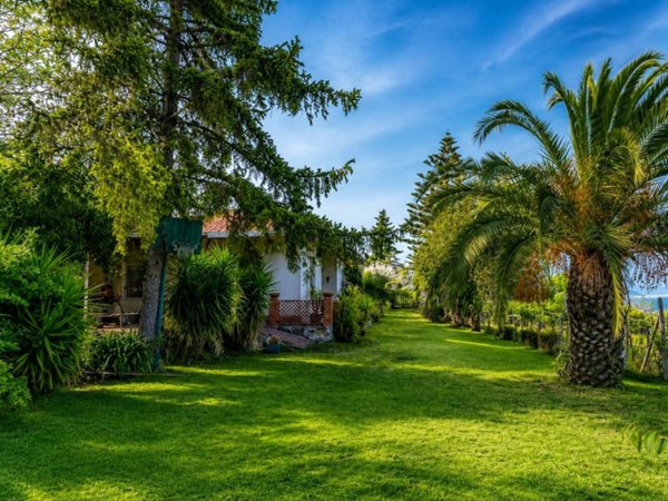 casa indipendente in vendita a Giarre