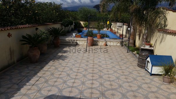casa indipendente in vendita a Giarre