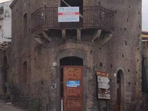 casa indipendente in vendita a Giarre in zona San Giovanni Montebello