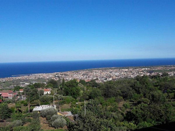 appartamento in vendita a Giarre in zona San Giovanni Montebello