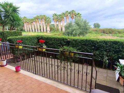 appartamento in vendita a Giarre in zona Carruba