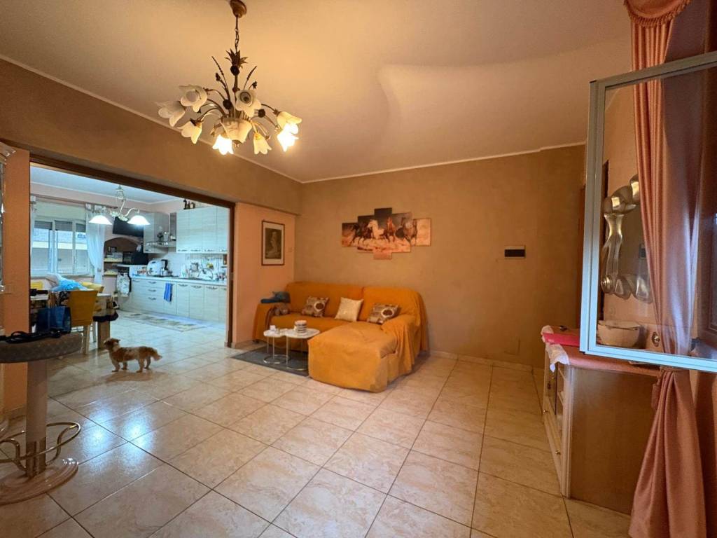 appartamento in vendita a Giarre in zona Macchia