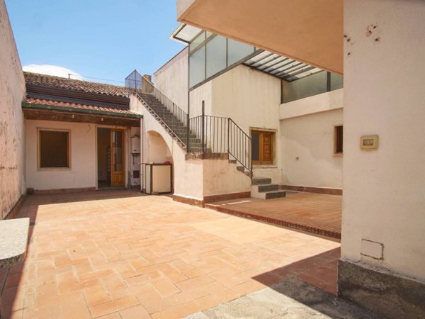 casa indipendente in vendita a Giarre in zona Trepunti