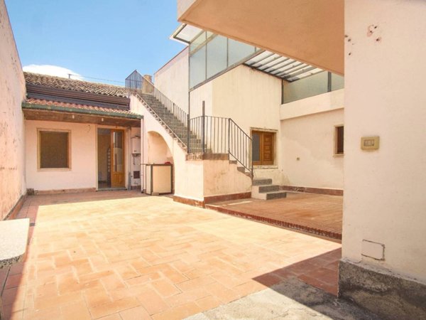 casa indipendente in vendita a Giarre in zona Trepunti