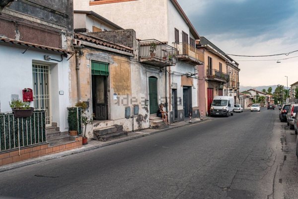 appartamento in vendita a Giarre in zona Trepunti