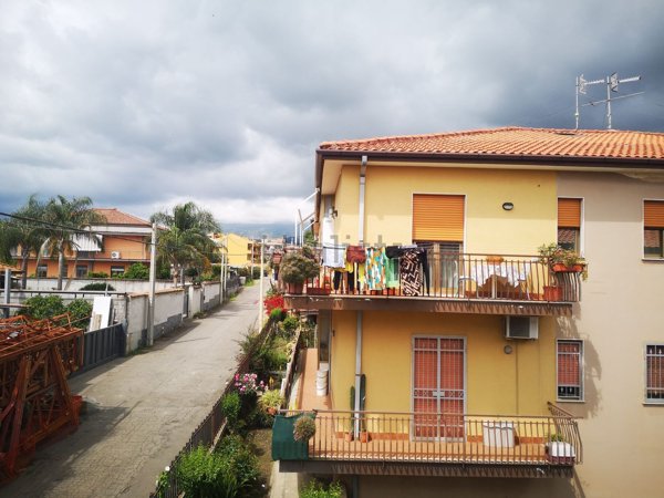 appartamento in vendita a Giarre in zona Trepunti