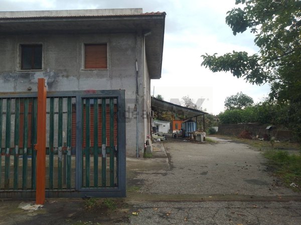 capannone in vendita a Giarre in zona Miscarello