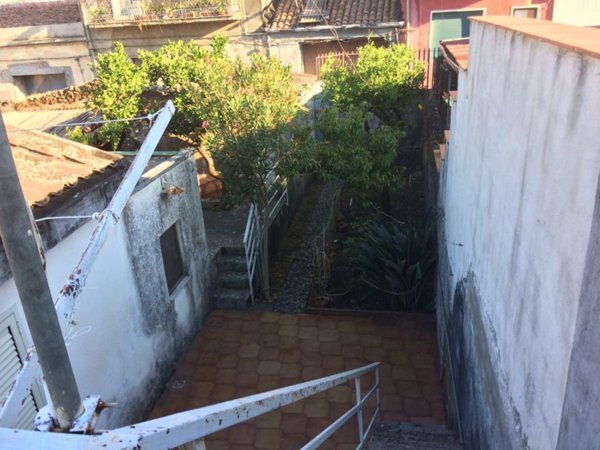 casa indipendente in vendita a Giarre in zona Macchia