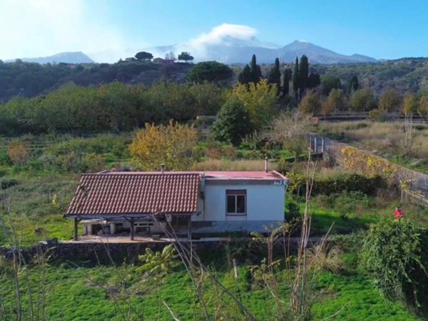 casa indipendente in vendita a Giarre in zona San Giovanni Montebello