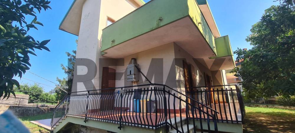casa indipendente in vendita a Giarre