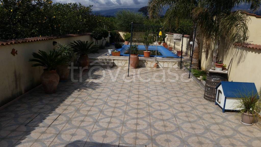 casa indipendente in vendita a Giarre in zona Altarello