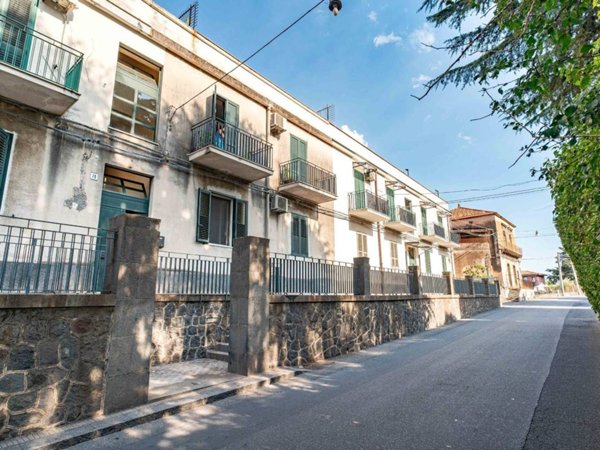 appartamento in vendita a Giarre in zona Macchia
