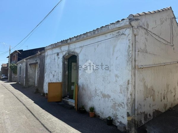 casa indipendente in vendita a Giarre in zona San Leonardello
