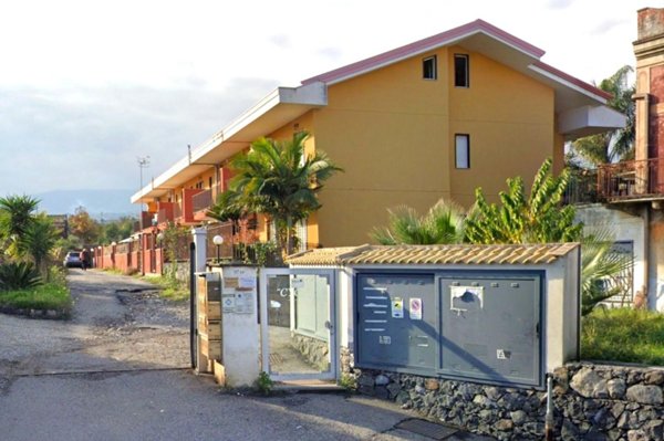 locale commerciale in vendita a Giarre