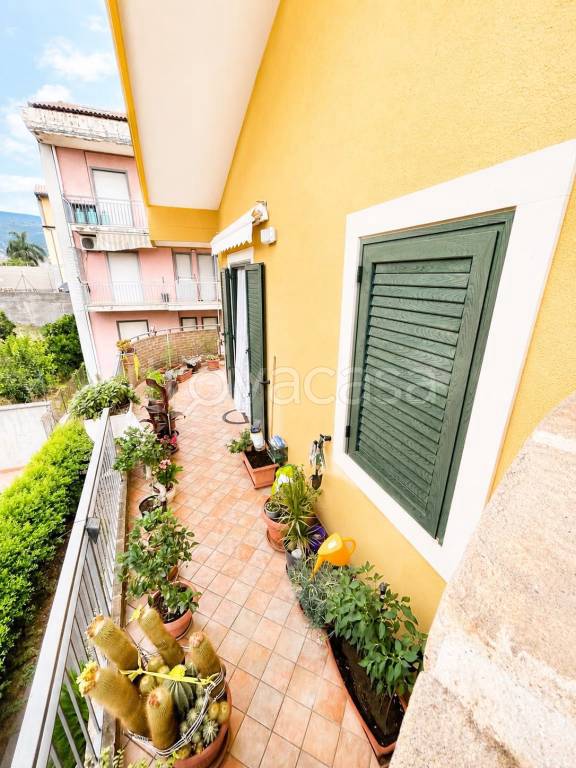 appartamento in vendita a Giarre in zona Macchia