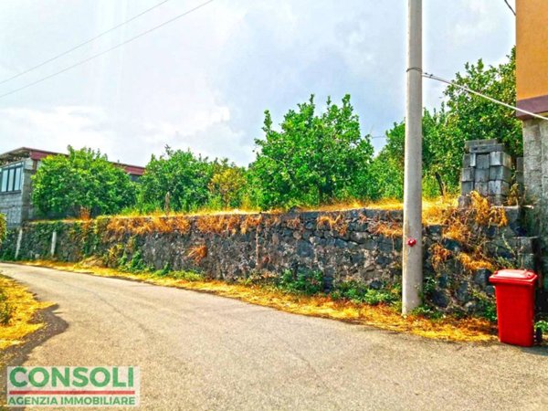 terreno in vendita a Giarre in zona Carruba