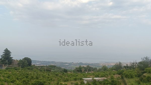 terreno in vendita a Giarre in zona San Giovanni Montebello