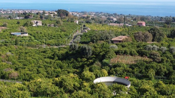 terreno in vendita a Giarre in zona San Leonardello