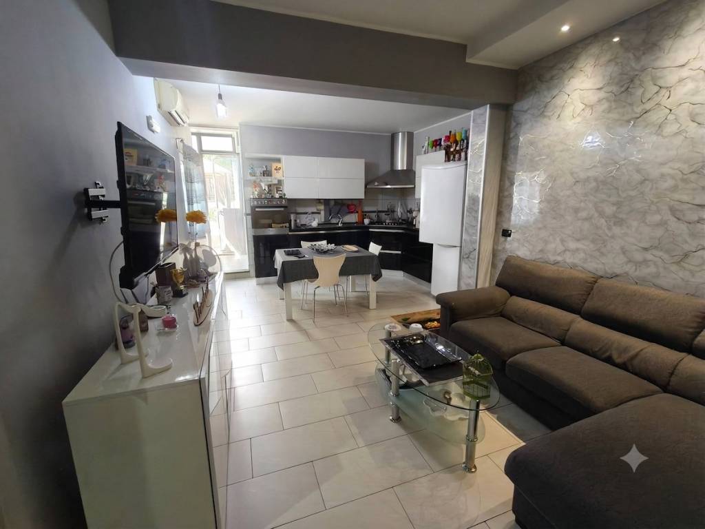 casa indipendente in vendita a Giarre in zona Altarello