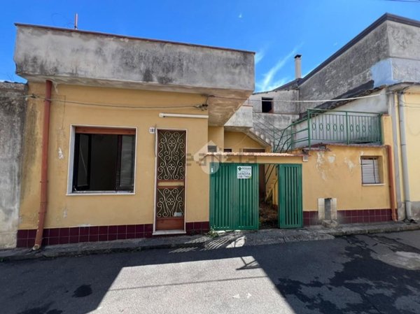 casa indipendente in vendita a Giarre in zona Macchia