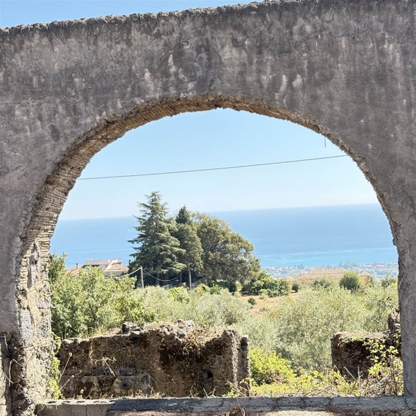 casa indipendente in vendita a Giarre in zona San Giovanni Montebello