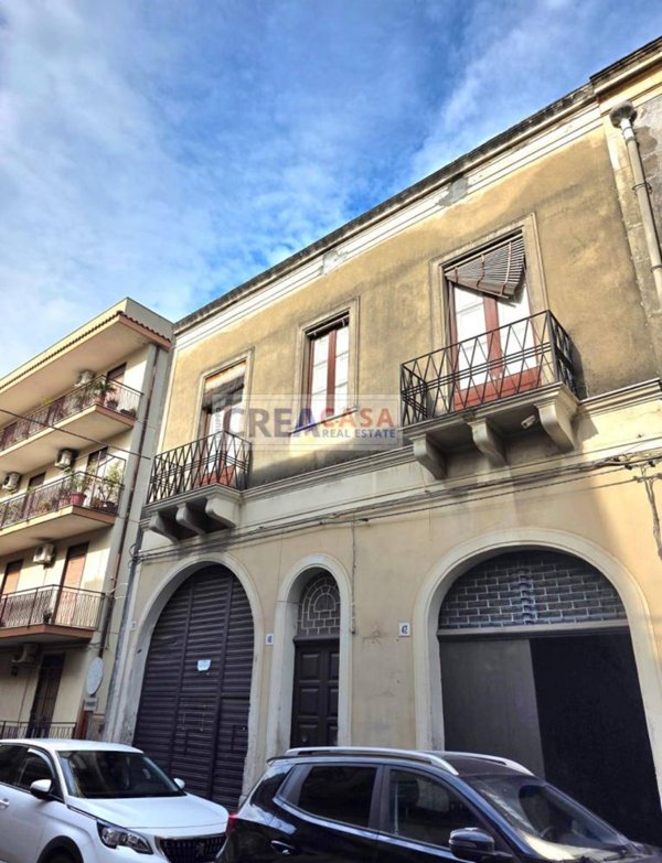 intera palazzina in vendita a Giarre