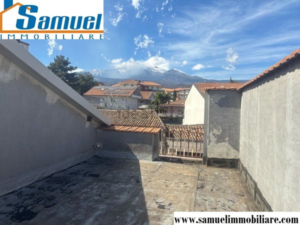 appartamento in vendita a Giarre in zona Trepunti